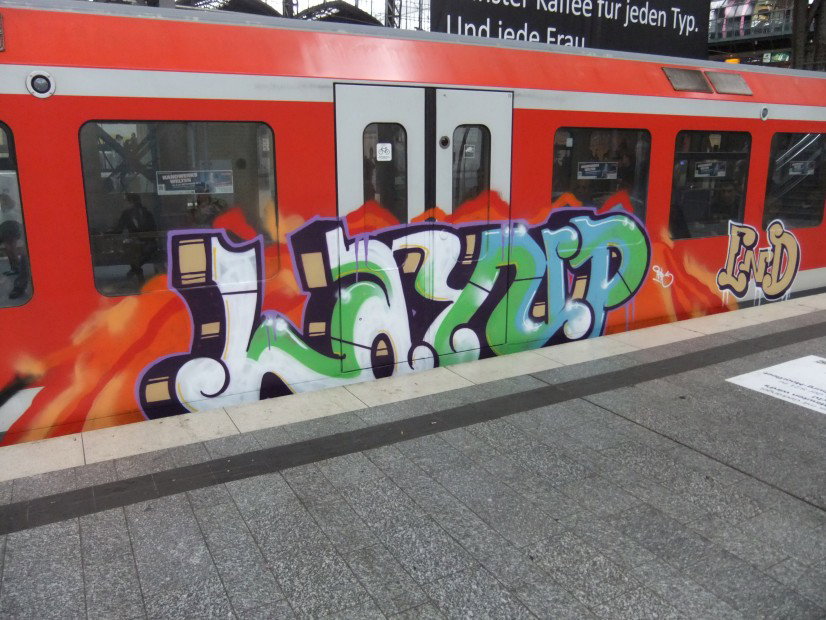 Graffiti Train in Hamburg - Photo by COLLECTOR - Layup, END, Hamburg (2012)