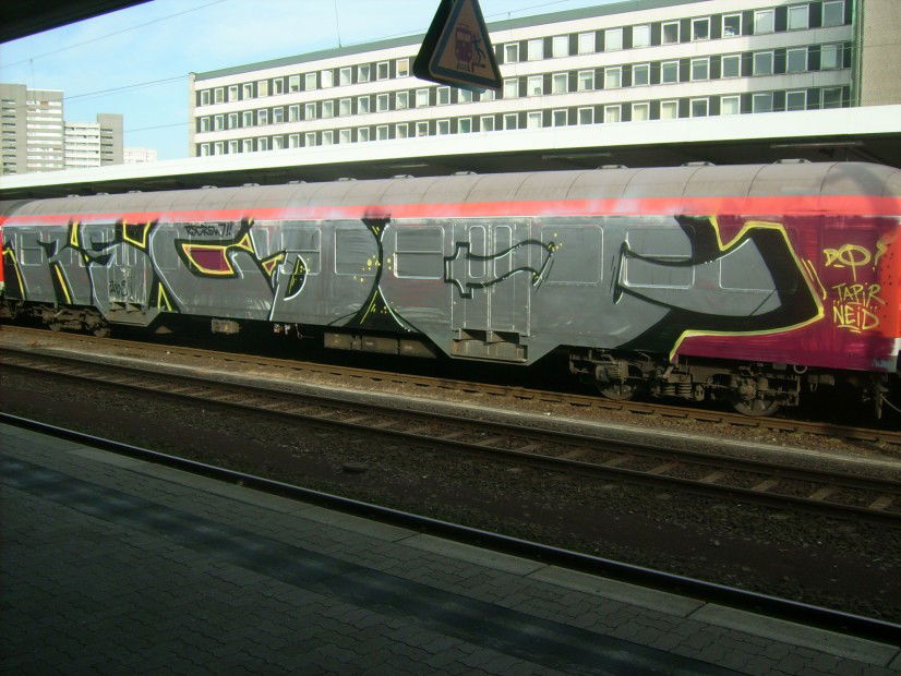 Graffiti Train in Brunswick - Photo by COLLECTOR - RSC, DQ, Tapir (2009)