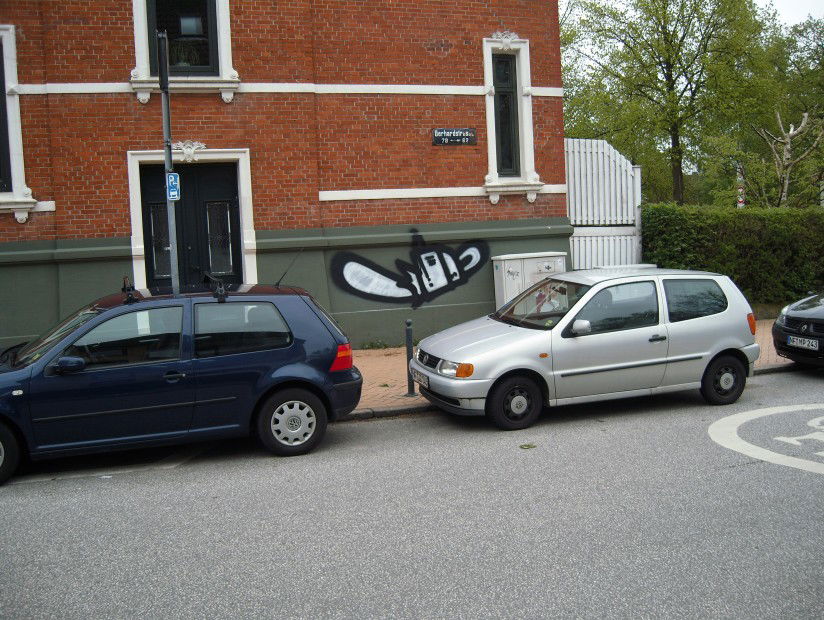 Graffiti Street Art in Kiel - Photo by COLLECTOR - Chainsaw, Kettensäge, Kiel