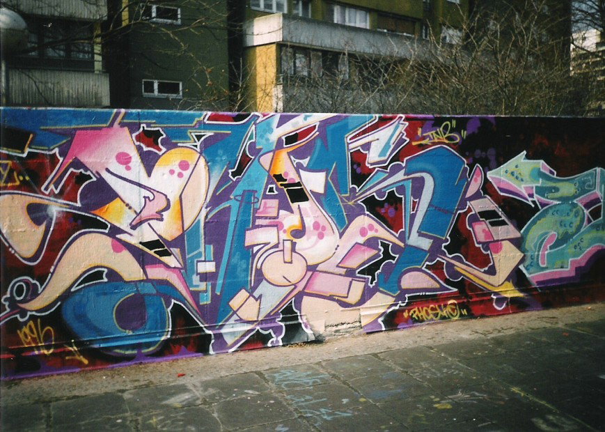 Graffiti Wall in Berlin - Photo by COLLECTOR - Phos, Phos4, RTZ (1996)