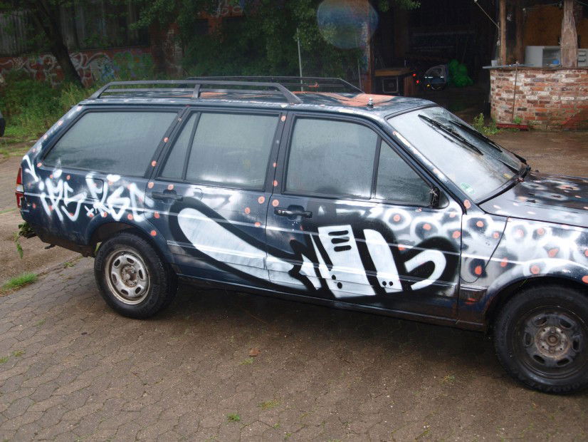 Graffiti Street Art - Photo by COLLECTOR - Chainsaw, Kettensäge, IPS (2010)