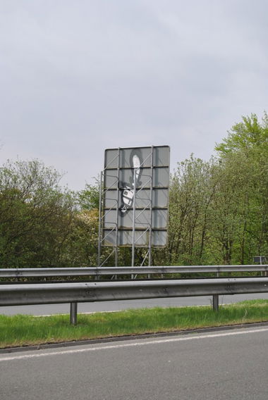 Graffiti Street Art in Oldenburg - Photo by COLLECTOR - Chainsaw, Kettensäge, Oldenburg