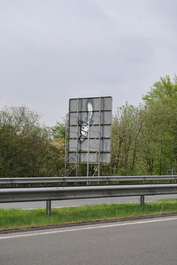 Graffiti Street Art in Oldenburg - Photo by COLLECTOR - Chainsaw, Kettensäge, Oldenburg