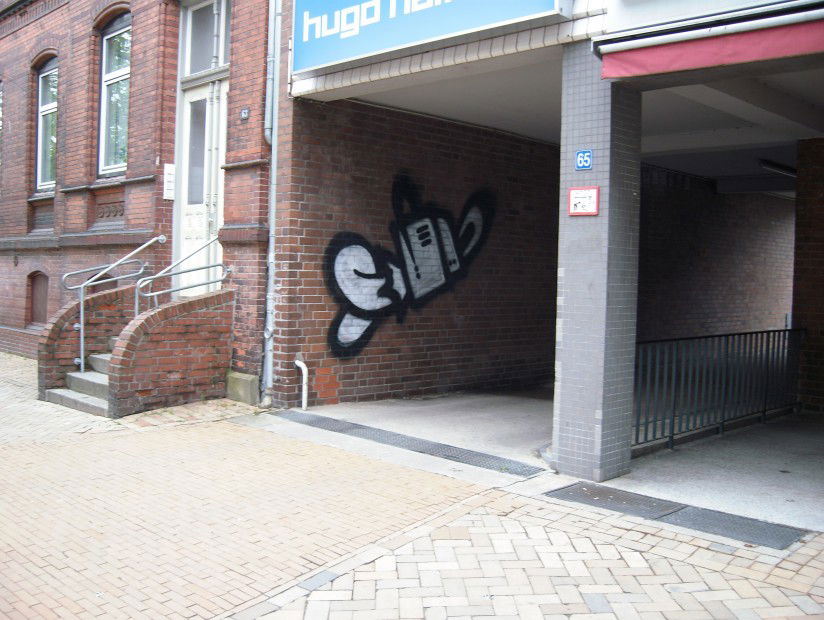 Graffiti Street Art in Kiel - Photo by COLLECTOR - Chainsaw, Kettensäge, Kiel (2010)