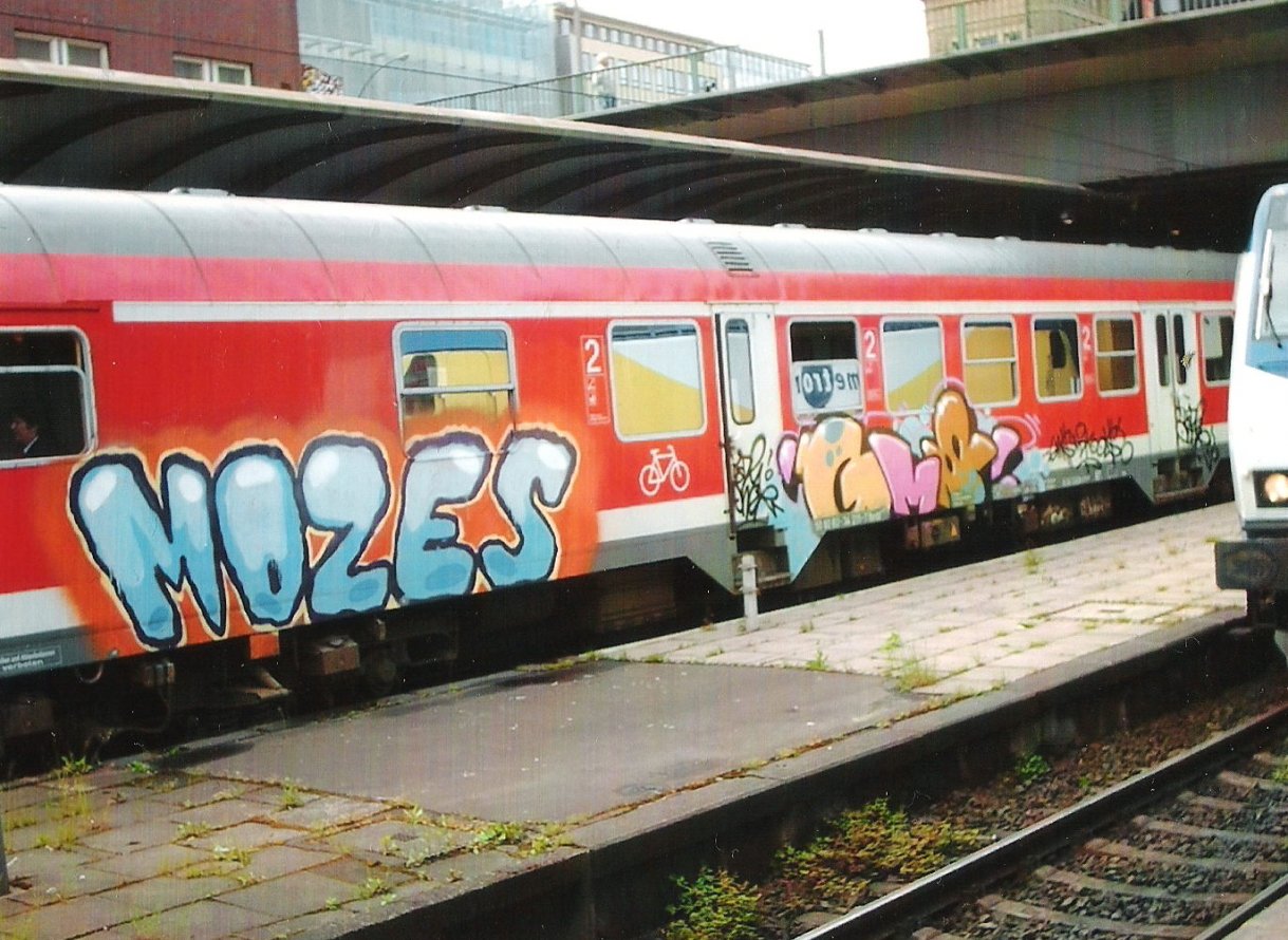 Graffiti Train in Hamburg - Photo by COLLECTOR - Mozes, Moses, GMS (2007)