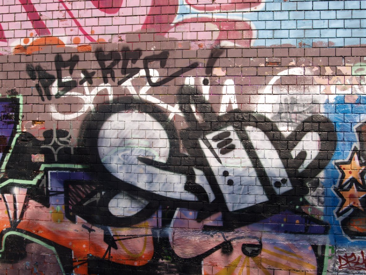 Graffiti Bombing in Brunswick - Photo by COLLECTOR - Chainsaw, Kettensäge, IPS (2010)