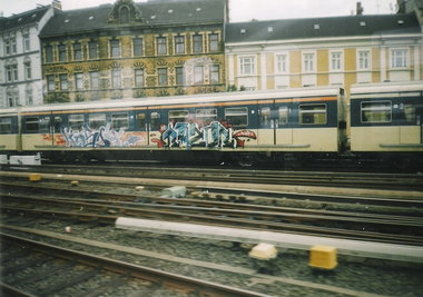 Graffiti Train in Hamburg - Photo by COLLECTOR - Kosda, Razor, COS (1999)