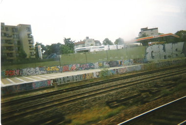 Graffiti Bombing in Berlin - Photo by COLLECTOR - Kel, Wesp, GHS