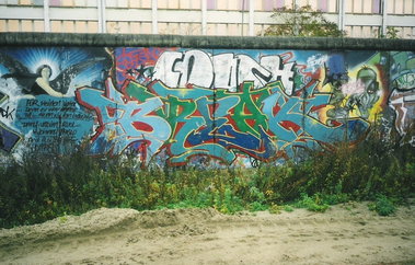 Graffiti Wall in Berlin - Photo by COLLECTOR - Break, Berlin