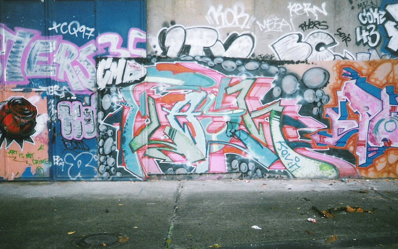 Graffiti Wall in Berlin - Photo by COLLECTOR - Flash, CMD, Berlin
