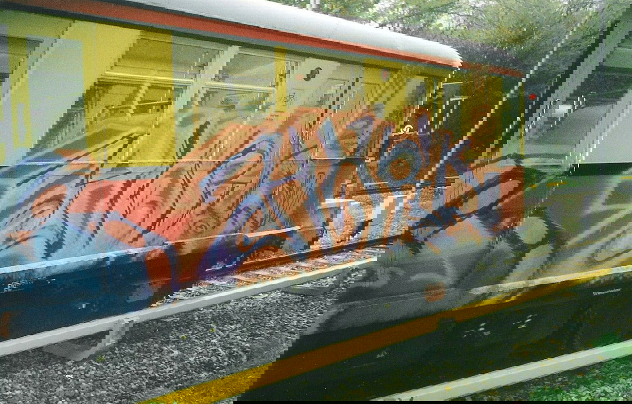 Graffiti Train in Berlin - Photo by COLLECTOR - MGS, Berlin (1998)