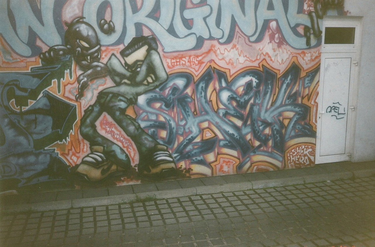 Graffiti Wall in Berlin - Photo by COLLECTOR - Shek, Berlin