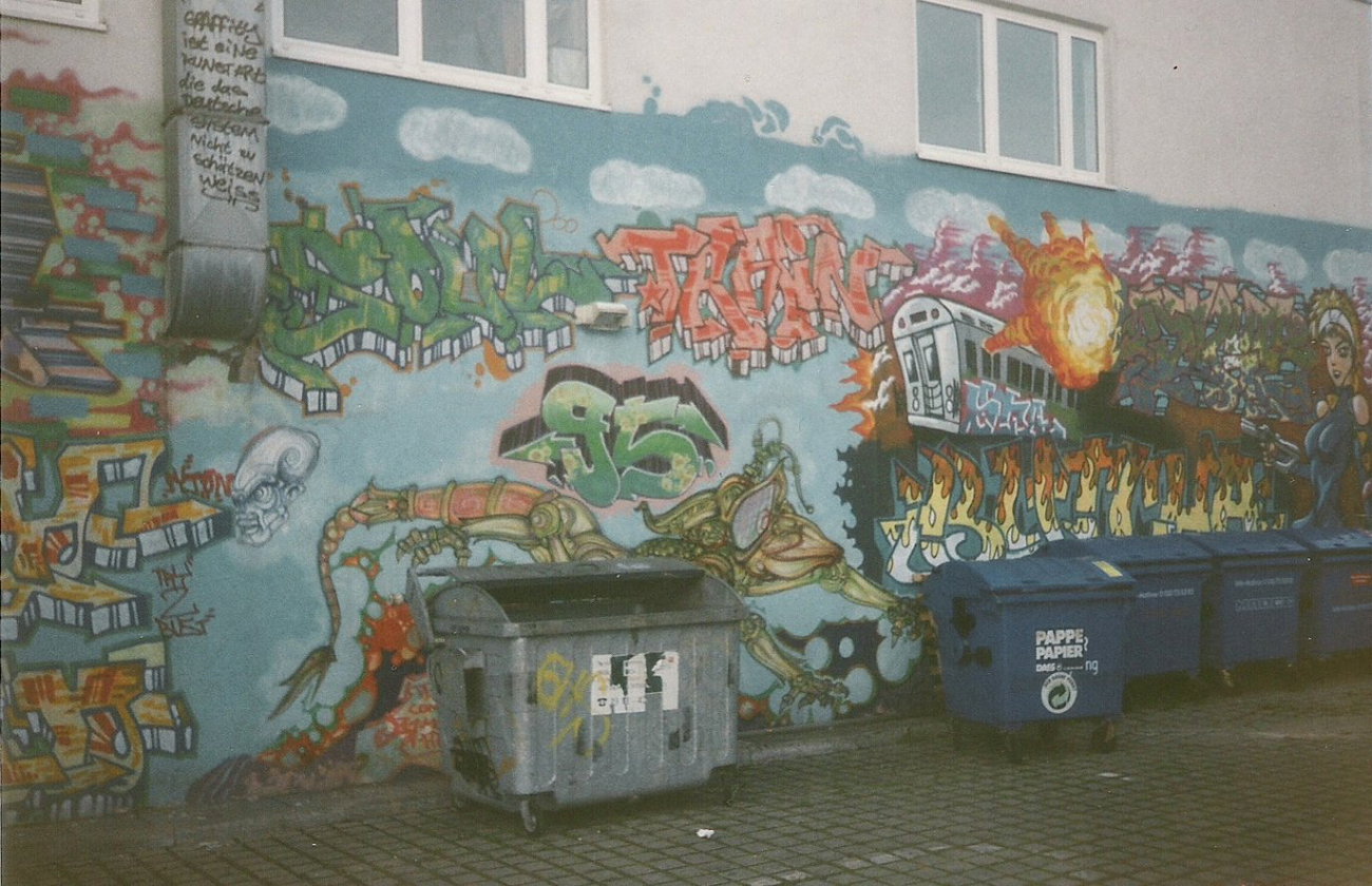 Graffiti Wall in Berlin - Photo by COLLECTOR (1995)