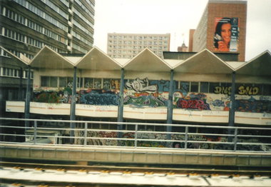 Graffiti Bombing in Berlin - Photo by COLLECTOR - Toe, BND, DNS