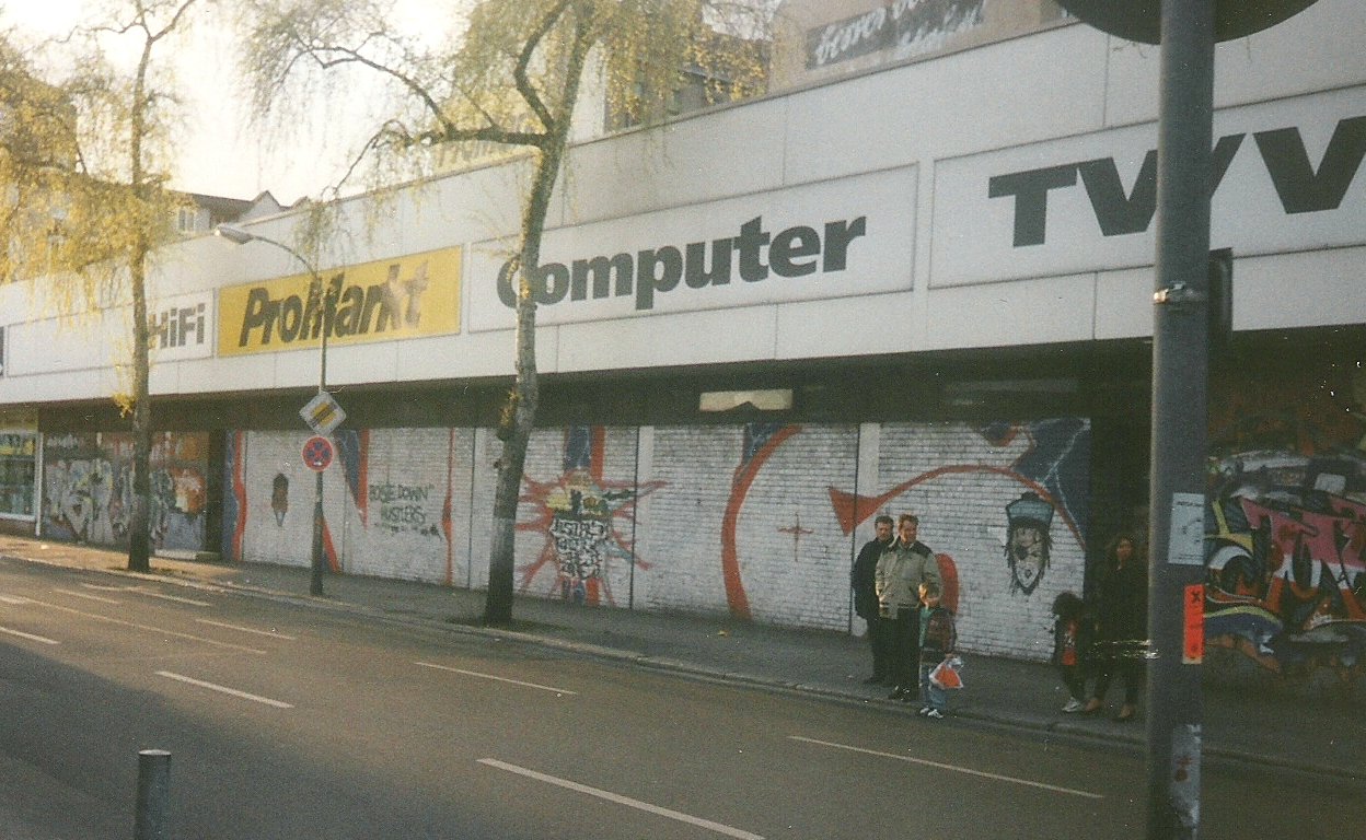 Graffiti Wall in Berlin - Photo by COLLECTOR - NHS, Neukölln, Berlin