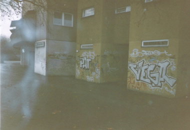 Graffiti Bombing in Berlin - Photo by COLLECTOR - Pat, Vega, Flash