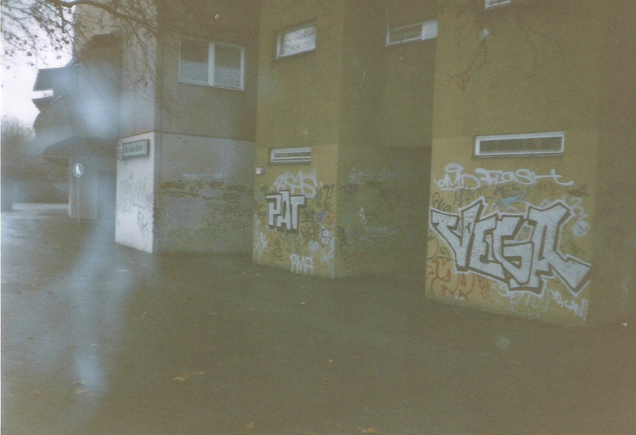 Graffiti Bombing in Berlin - Photo by COLLECTOR - Pat, Vega, Flash