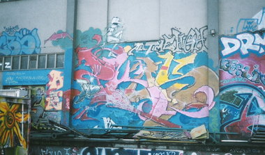 Graffiti Wall in Berlin - Photo by COLLECTOR - Phos, Phos4, RTZ (1997)