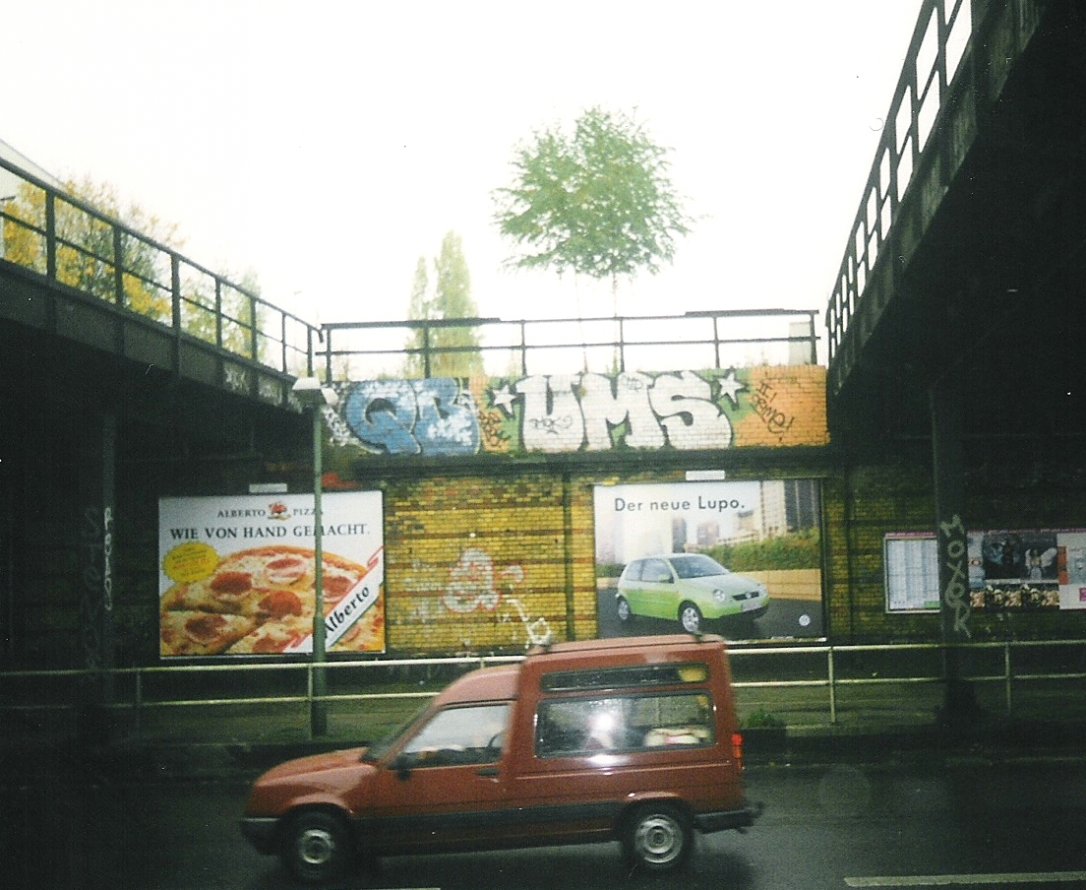 Graffiti Bombing in Berlin - Photo by COLLECTOR - QB, UMS, Berlin