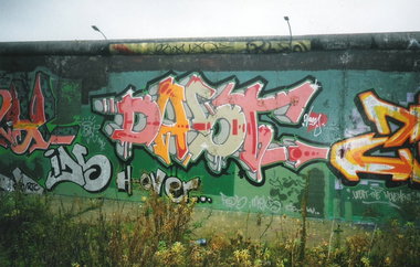 Graffiti Wall in Berlin - Photo by COLLECTOR - Dast, IDS, Hannover (1997)