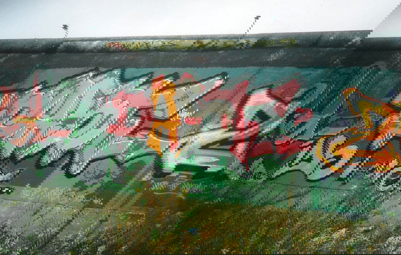 Graffiti Wall in Berlin - Photo by COLLECTOR - Dast, IDS, Hannover (1997)