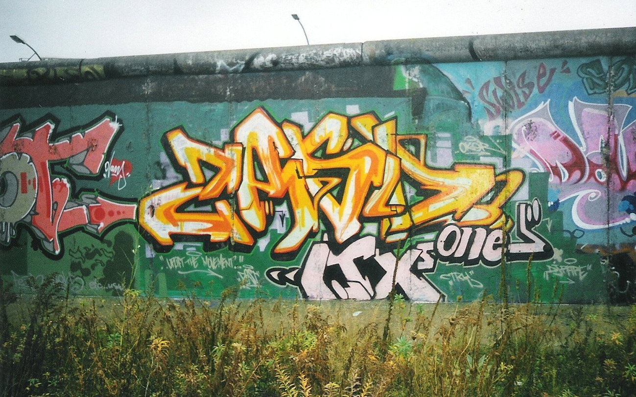 Graffiti Wall in Berlin - Photo by COLLECTOR - Zasd, LTX, Berlin (1997)