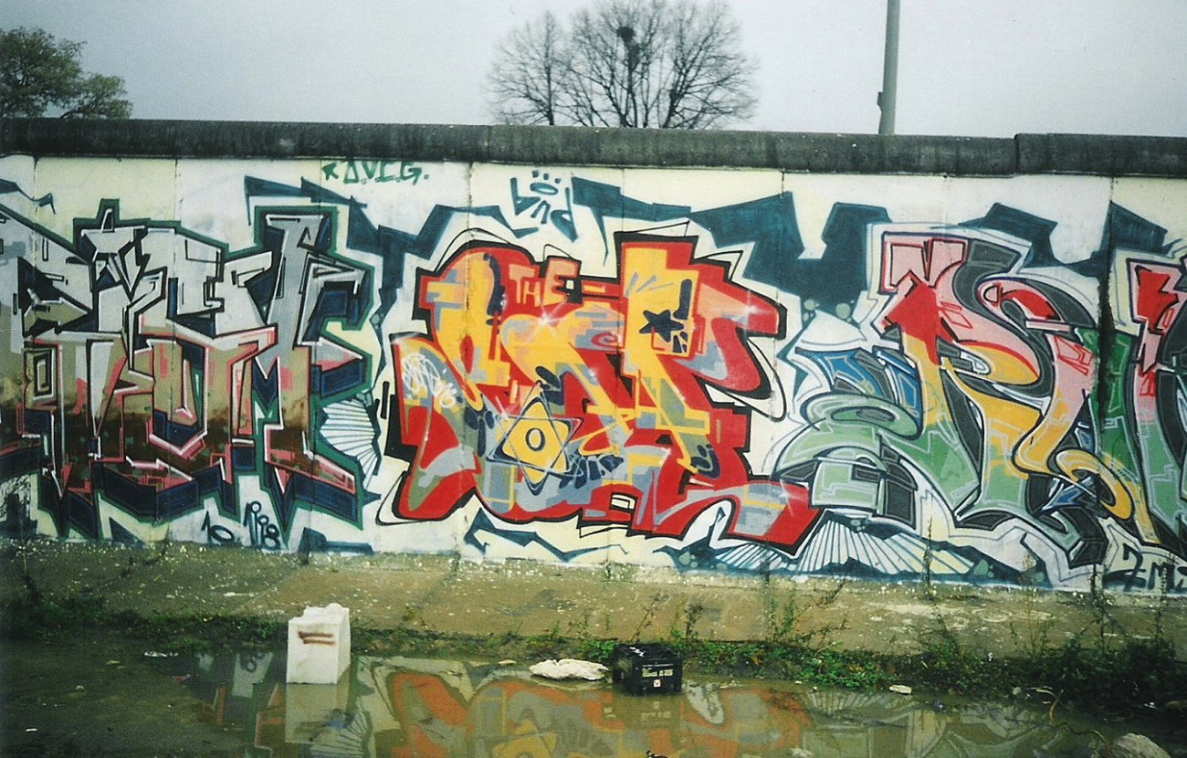 Graffiti Wall in Berlin - Photo by COLLECTOR - Rism, Soap, BND (1998)