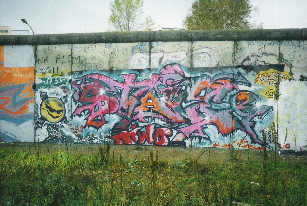Graffiti Wall in Berlin - Photo by COLLECTOR - Stage, Berlin