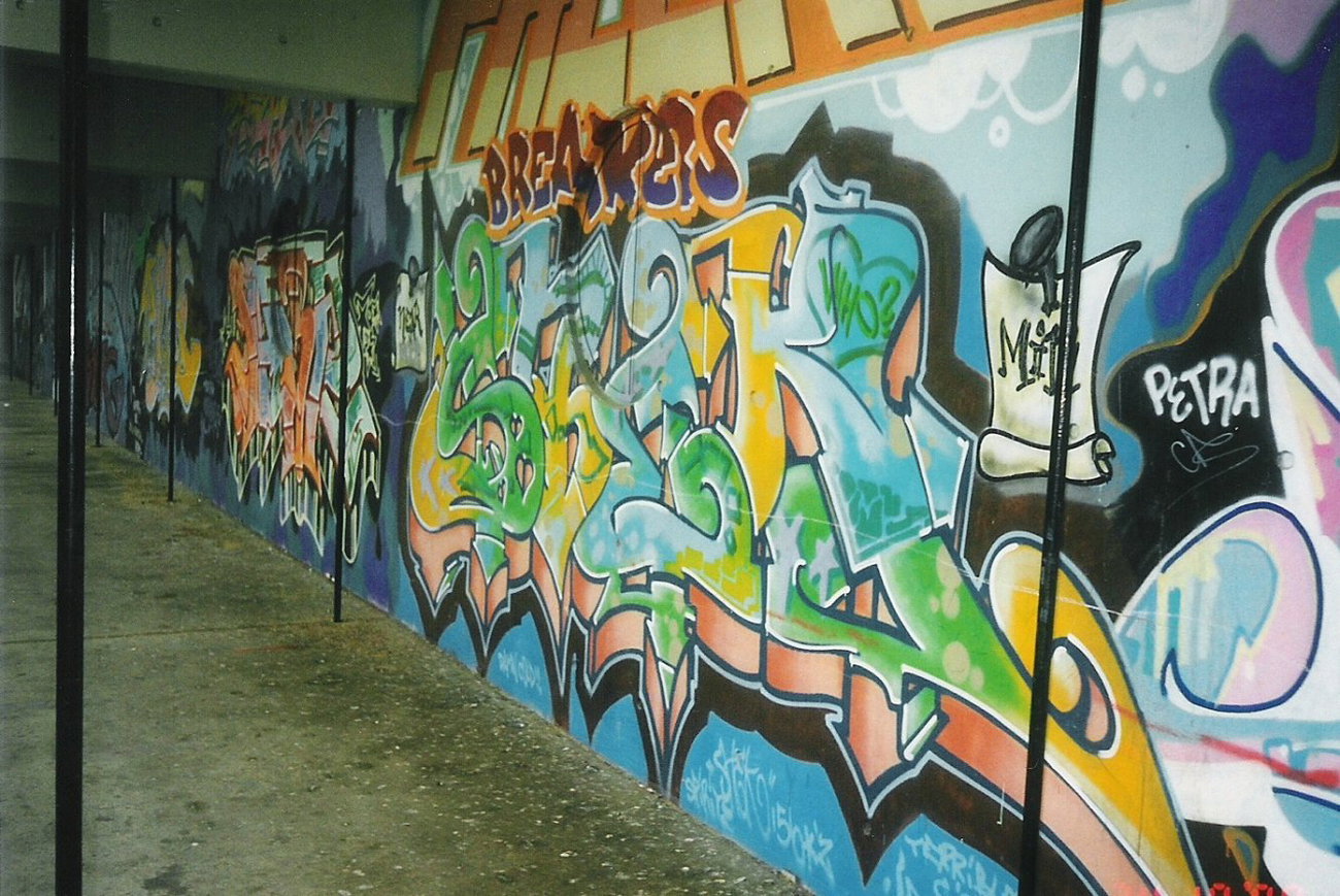 Graffiti Wall in Berlin - Photo by COLLECTOR - Shek, Schöneberg, Pallas