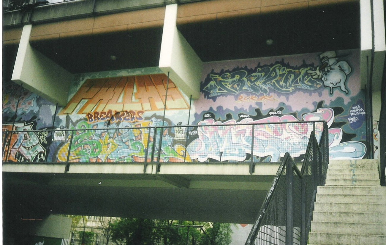Graffiti Wall in Berlin - Photo by COLLECTOR - Shek, Migel, Pallas