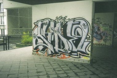 Graffiti Bombing in Berlin - Photo by COLLECTOR - Side, B-Side, TNB (1996)