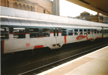 Graffiti Train in Hannover - Photo by COLLECTOR - Hate, Clean, Trains (1994)