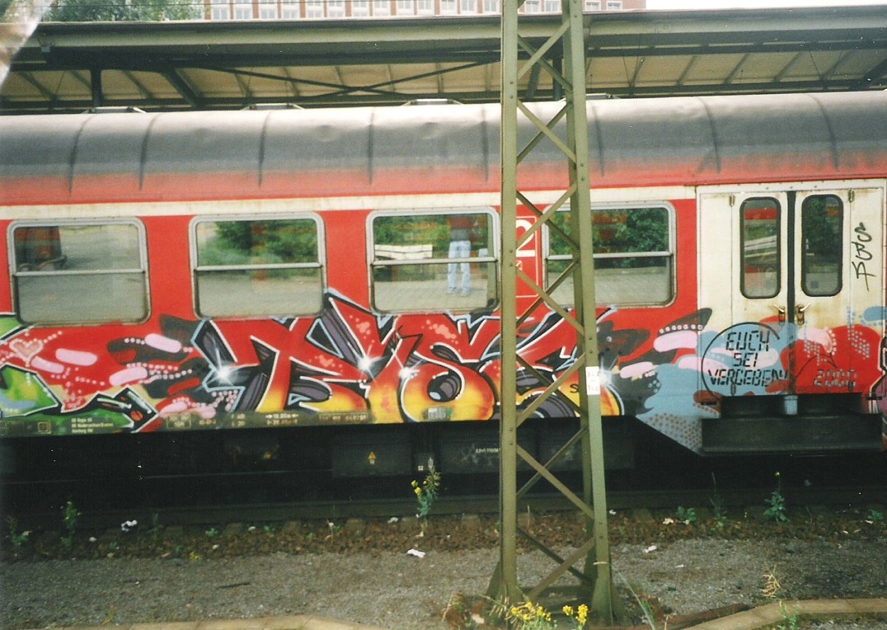 Graffiti Train in Hamburg - Photo by COLLECTOR - Rise, SBA, Hamburg (2000)