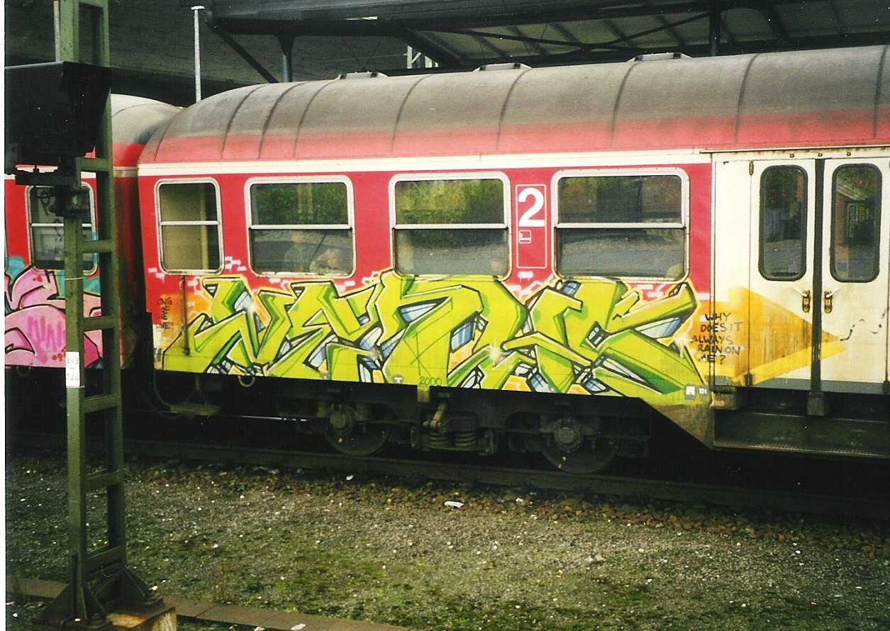 Graffiti Train in Hamburg - Photo by COLLECTOR - Jezus, Jesus, Hamburg (2000)
