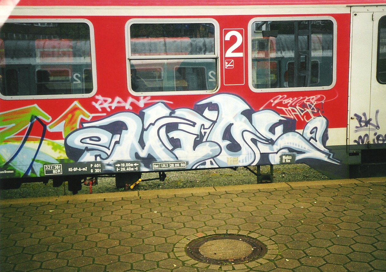 Graffiti Train in Hamburg - Photo by COLLECTOR - Mios, Hamburg (2000)