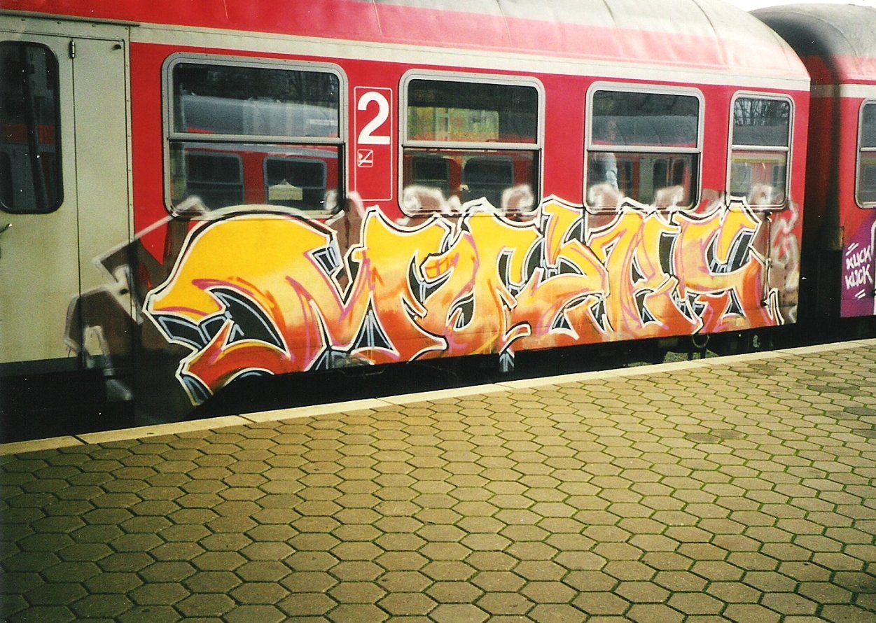Graffiti Train in Hamburg - Photo by COLLECTOR - Mozes, Moses, Hamburg (2000)
