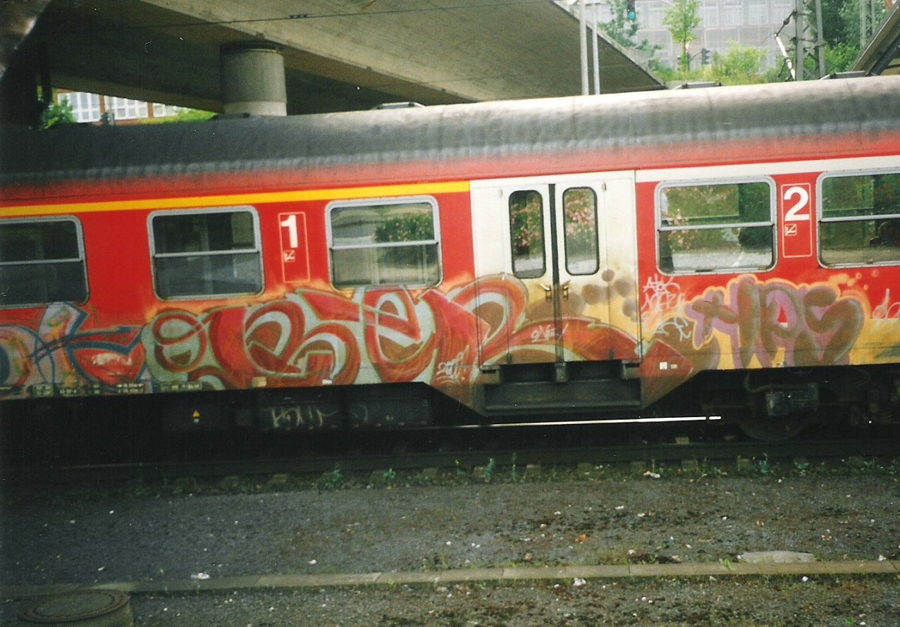 Graffiti Train in Hamburg - Photo by COLLECTOR - Ober, HPS, Hamburg (2000)