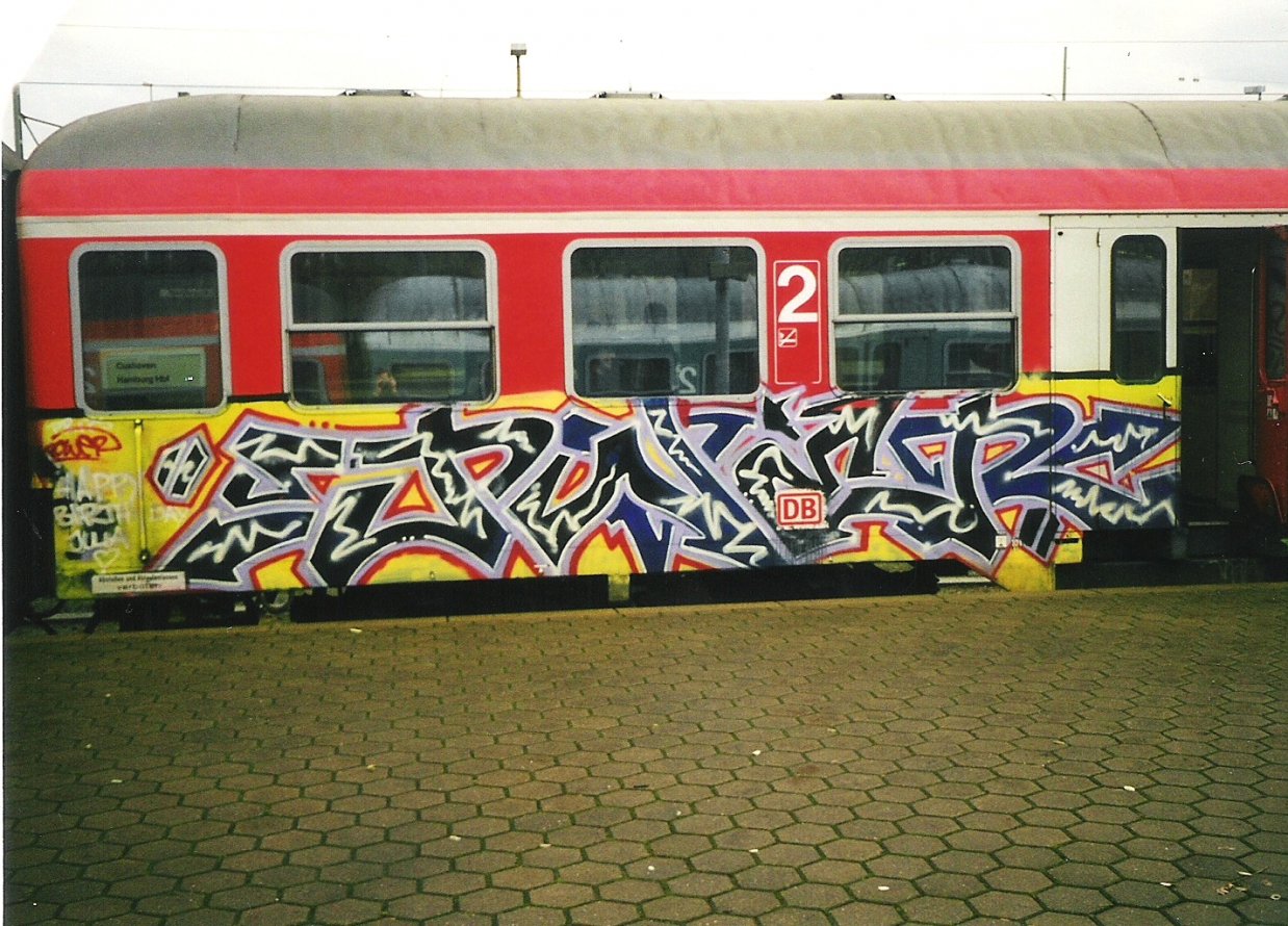 Graffiti Train in Hamburg - Photo by COLLECTOR - Power, Hamburg (2000)