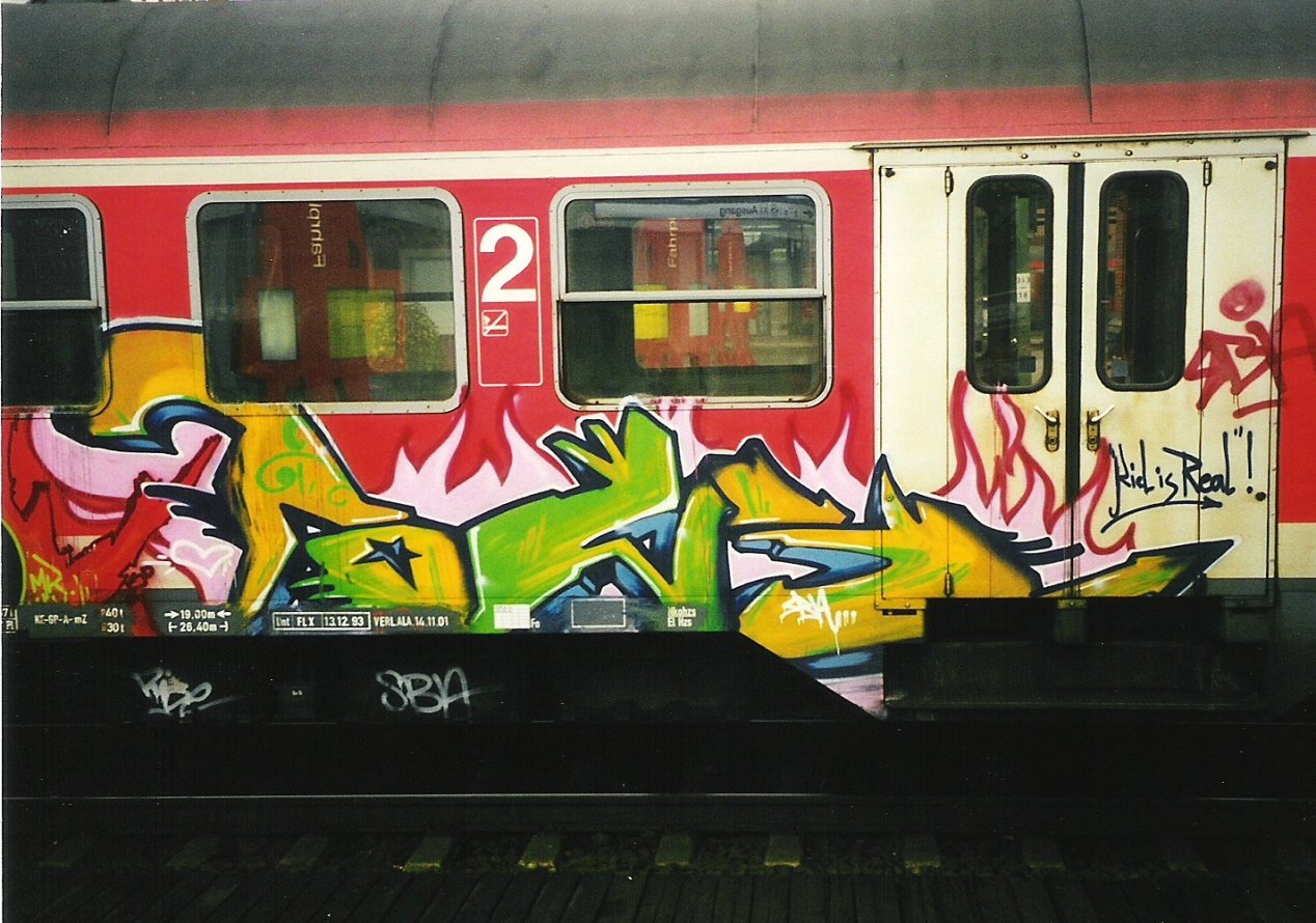 Graffiti Train in Hamburg - Photo by COLLECTOR - Pows, SBA, Hamburg (2000)