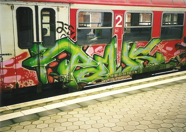 Graffiti Train in Hamburg - Photo by COLLECTOR - Pows, SBA, Hamburg (2000)