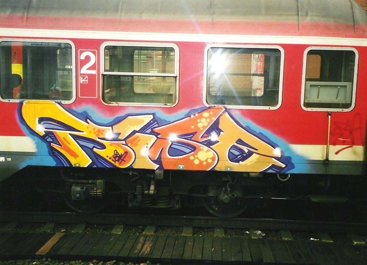 Graffiti Train in Hamburg - Photo by COLLECTOR - Rise, SBA, Hamburg (2000)