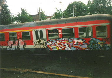 Graffiti Train in Hamburg - Photo by COLLECTOR - SN, Unid, DMA (2000)