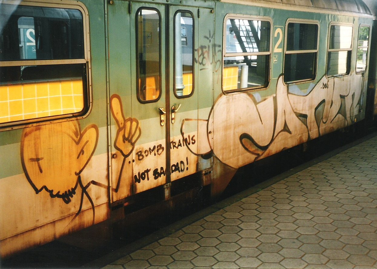 Graffiti Train in Hamburg - Photo by COLLECTOR - Zater, DOS, Hamburg (2000)