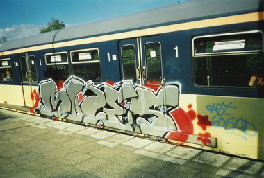 Graffiti Train in Hamburg - Photo by COLLECTOR - Mozes, Moses, Hamburg (2000)