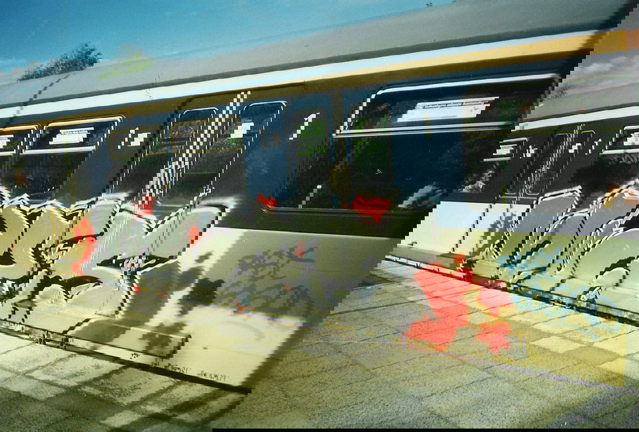 Graffiti Train in Hamburg - Photo by COLLECTOR - Mozes, Moses, Hamburg (2000)