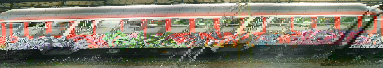 Graffiti Train in Hamburg - Photo by COLLECTOR - Bars, Pows, Rise (2000)