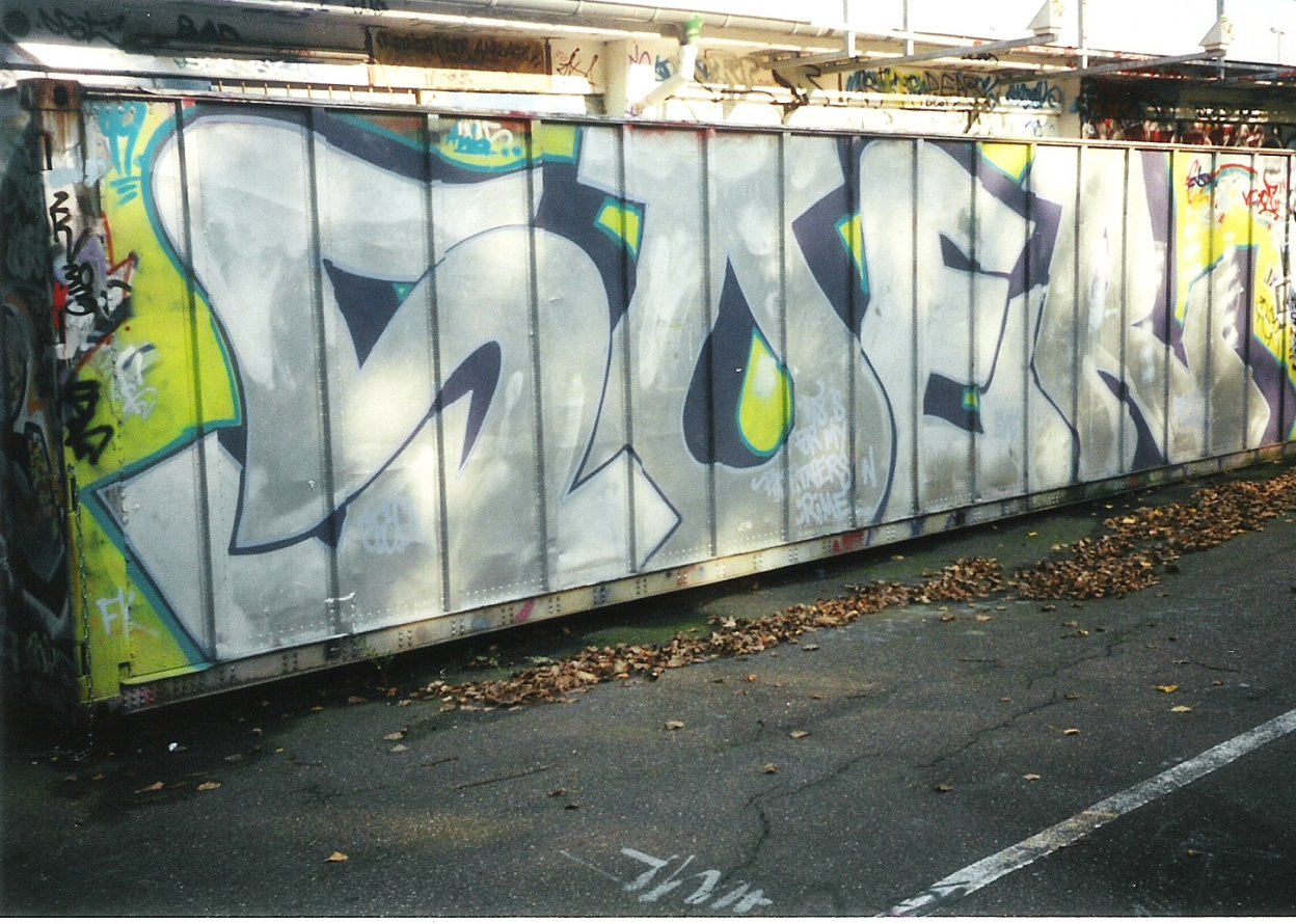 Graffiti Bombing in Hamburg - Photo by COLLECTOR - Soer, Hamburg (1999)