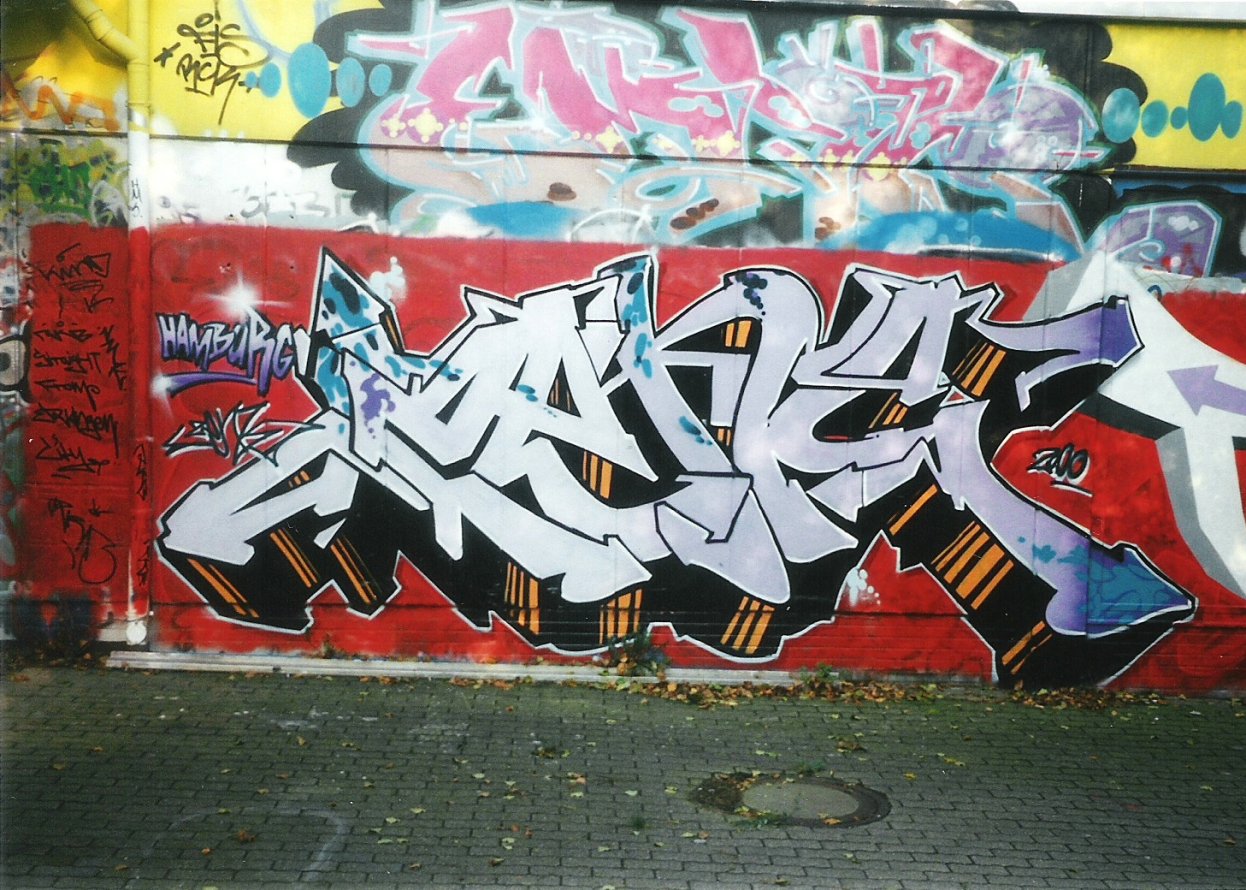 Graffiti Wall in Hamburg - Photo by COLLECTOR - Zenc, Zenk, Hamburg (2000)