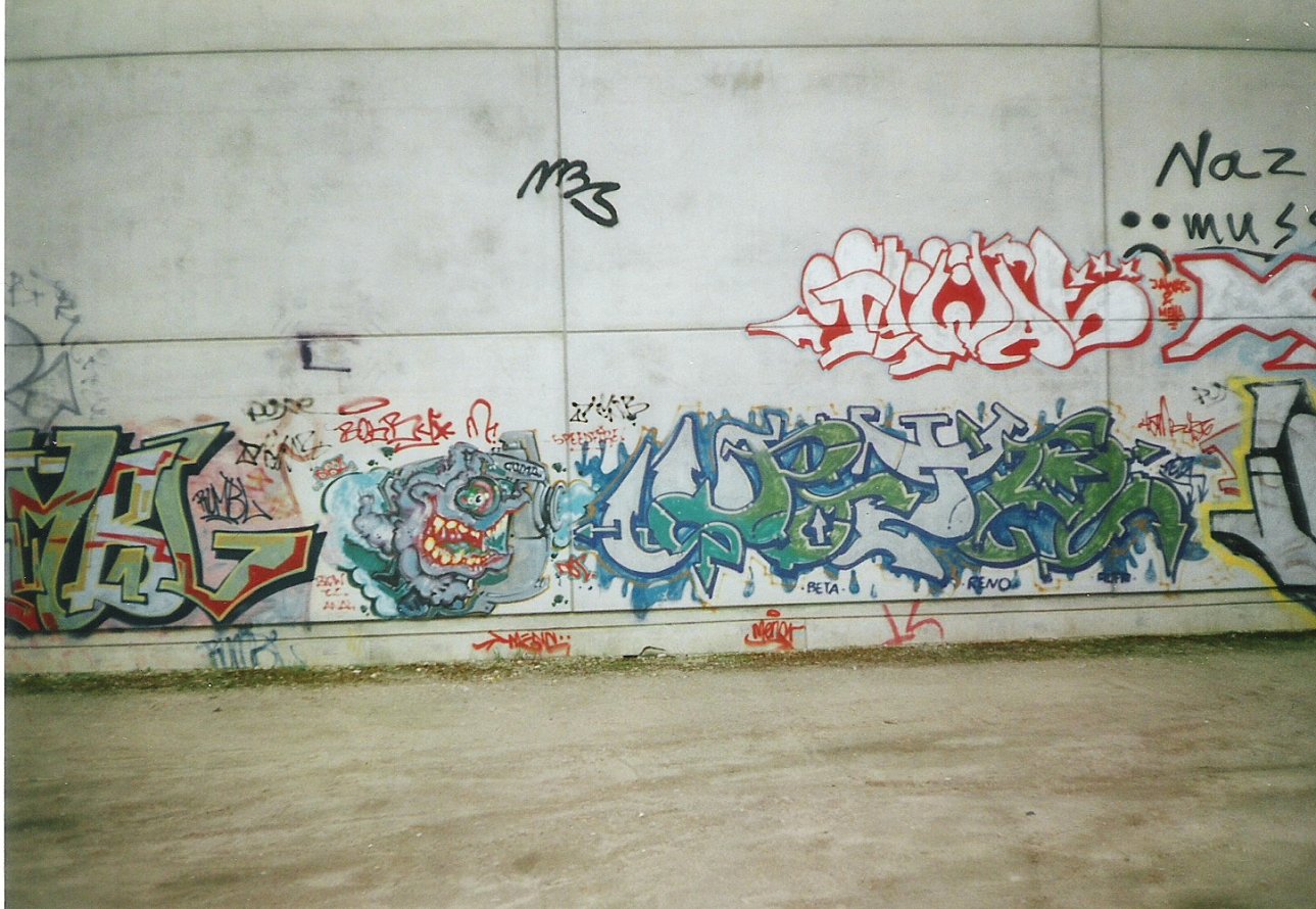 Graffiti Bombing in Hamburg - Photo by COLLECTOR - Coma, Pota, DST