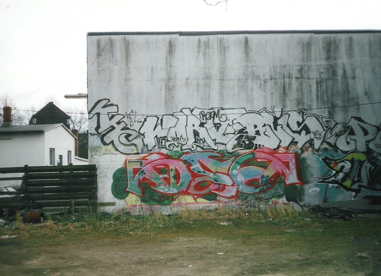 Graffiti Bombing in Hamburg - Photo by COLLECTOR - Word, Words, Blis